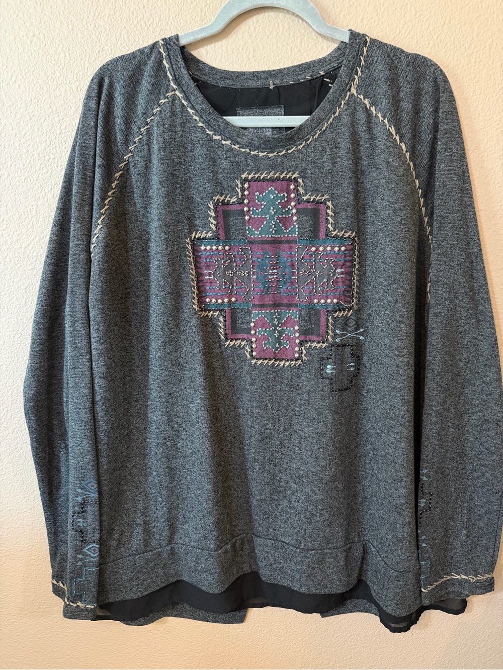 Double D Ranch Wear Women's Gray Embroidered Pullover Shirt